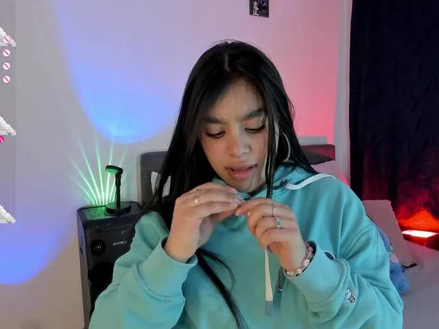 Live sex webcam photo for laurencamila1 #292106618