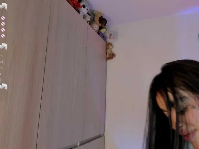 Live sex webcam photo for laurencamila1 #292160841