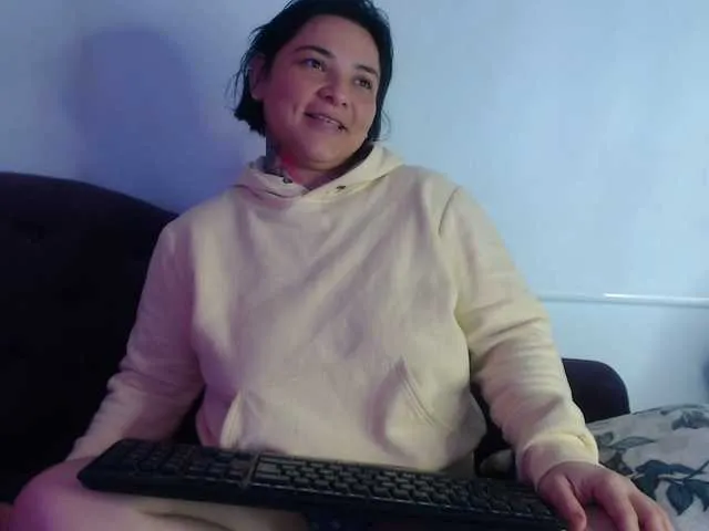Live sex webcam photo for laurenchubby #291634102