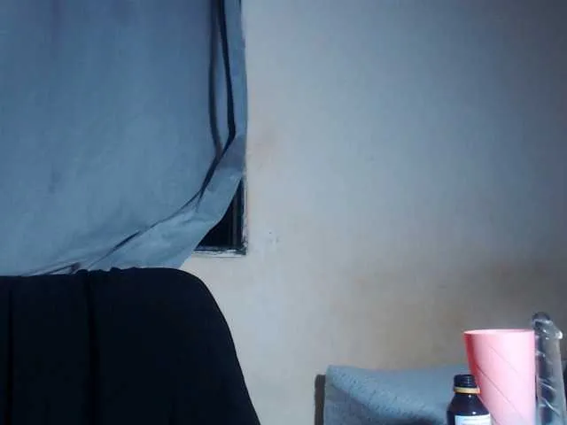 Live sex webcam photo for laurenchynax #277328920