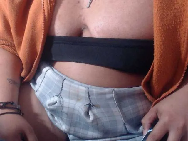 Live sex webcam photo for laurenchynax #290187284