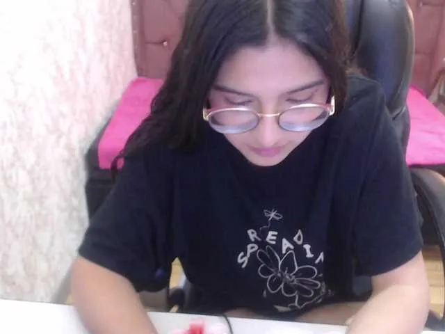 Live sex webcam photo for laurenelove #291169141