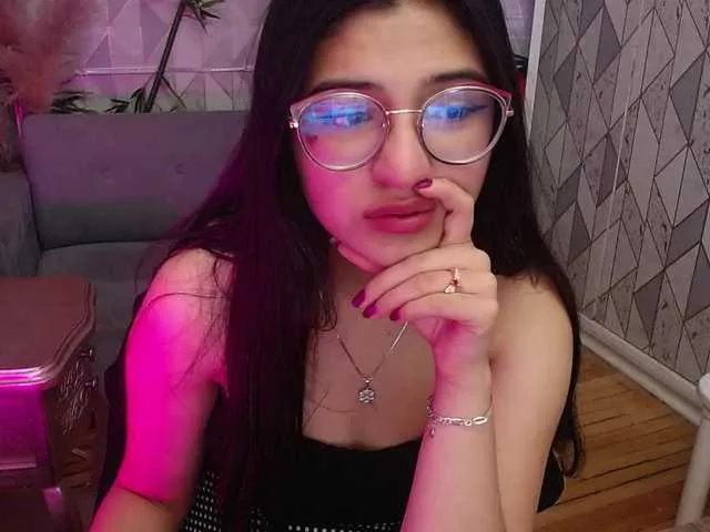Live sex webcam photo for laurenelove #291249921