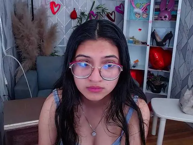 Live sex webcam photo for laurenelove #291296751