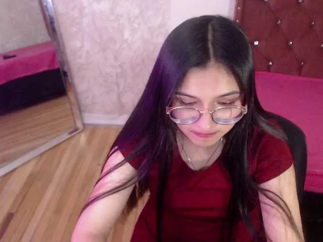 Live sex webcam photo for laurenelove #291335672
