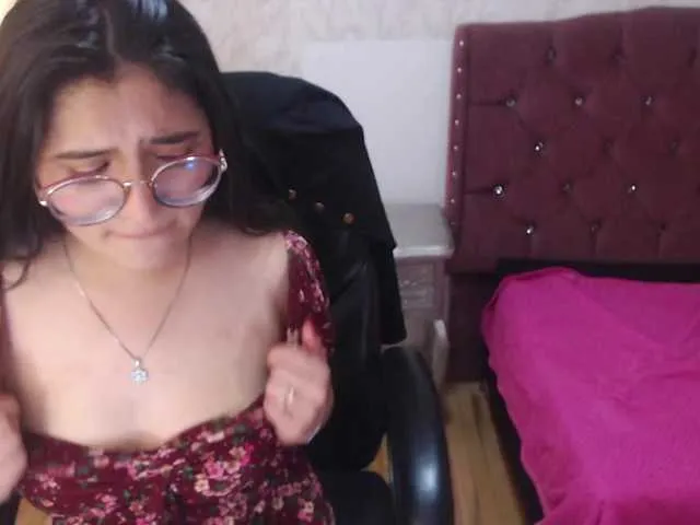 Live sex webcam photo for laurenelove #291357111