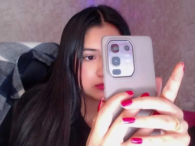 Live sex webcam photo for laurenelove #291406907