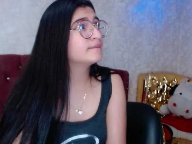 Live sex webcam photo for laurenelove #291682484