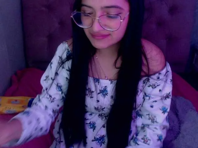 Live sex webcam photo for laurenelove #291775844