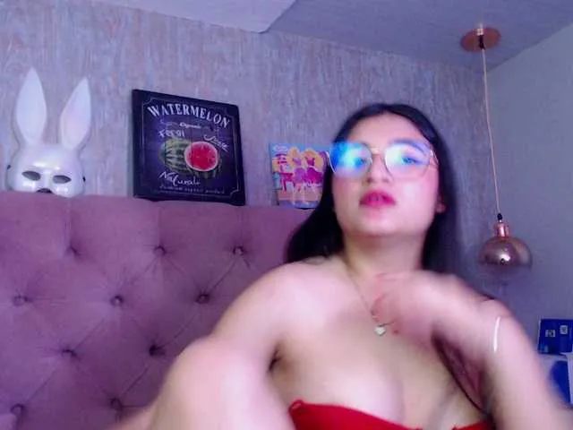 Live sex webcam photo for laurenelove #292274236