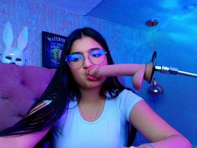 Live sex webcam photo for laurenelove #292319876