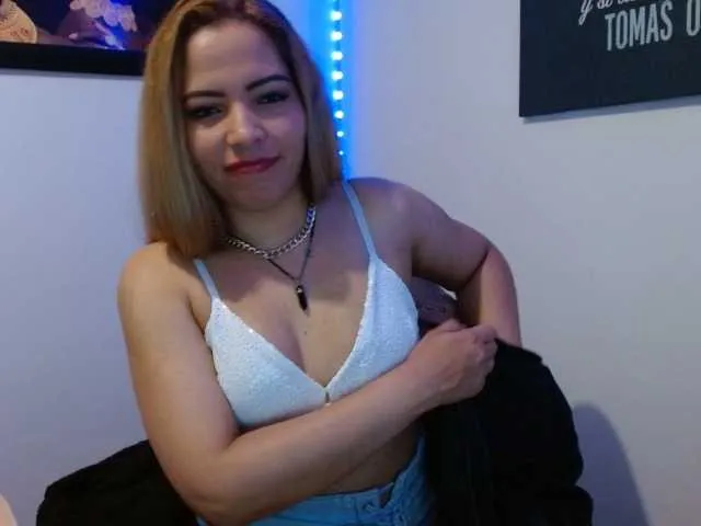 Live sex webcam photo for laurenmarlyn #277446446