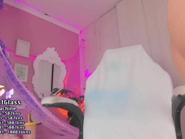 Live sex webcam photo for laurentglass #272580225