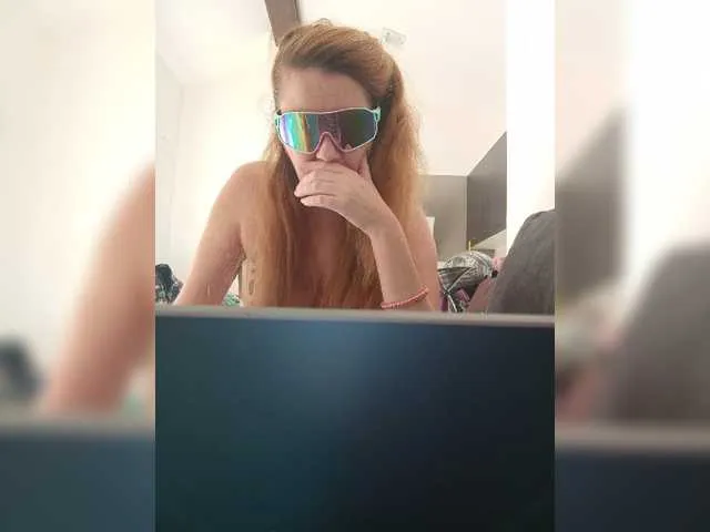 Live sex webcam photo for lauriehot1 #276675640