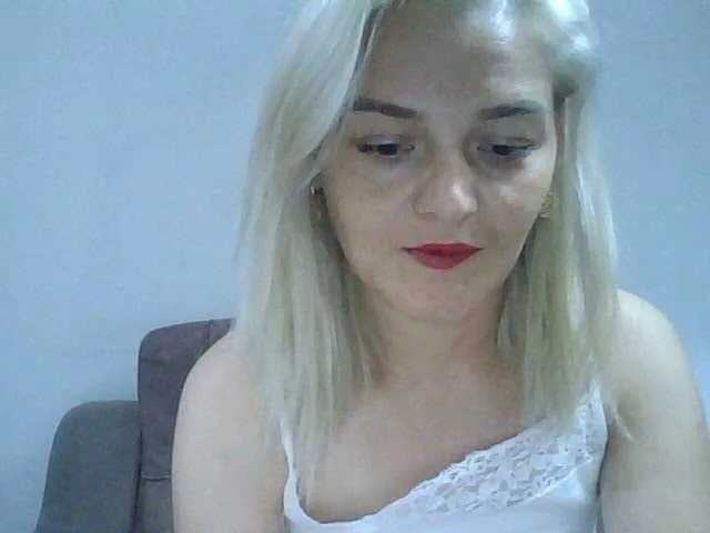 Live sex webcam photo for laviniyaGold #276097569