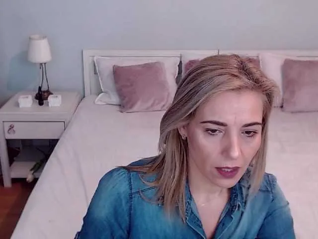 Live sex webcam photo for layla2022 #272237422