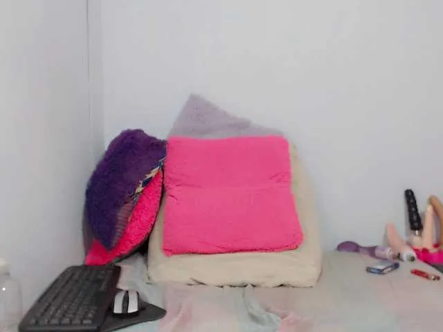 Live sex webcam photo for lea-fox #273210120