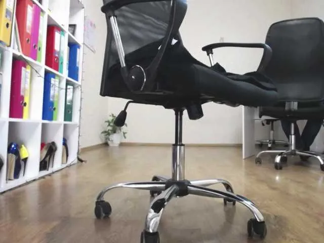 Live sex webcam photo for legsoffice #275474215