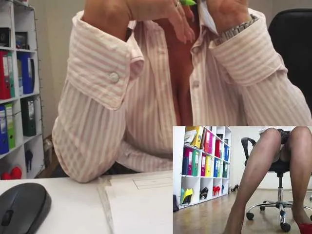 Live sex webcam photo for legsoffice #276226872