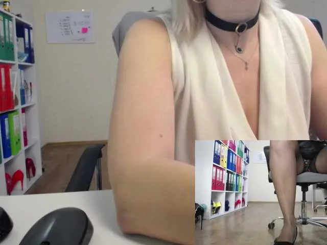 Live sex webcam photo for legsoffice #290682778