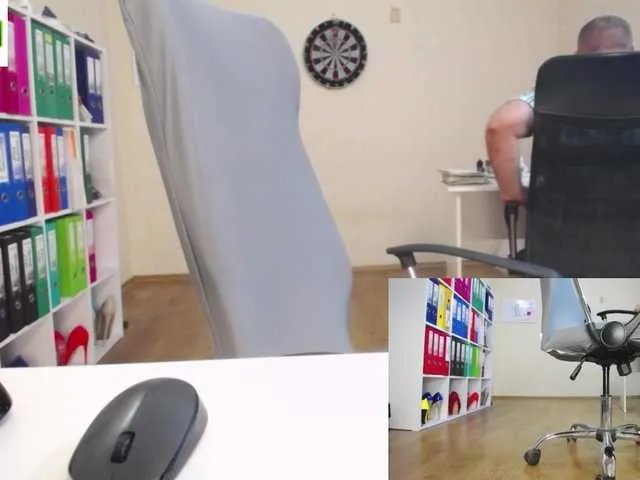 Live sex webcam photo for legsoffice #291339437