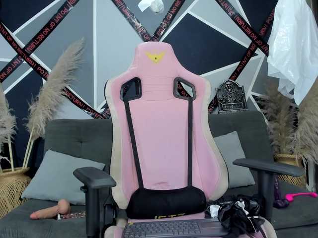 Live sex webcam photo for leigh-angels #288064022