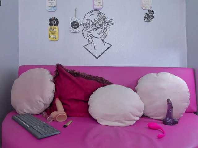 Live sex webcam photo for leigh-angels #288064068