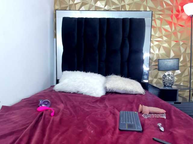 Live sex webcam photo for leigh-angels #288064076