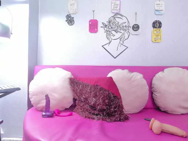 Live sex webcam photo for leigh-angels #288064088