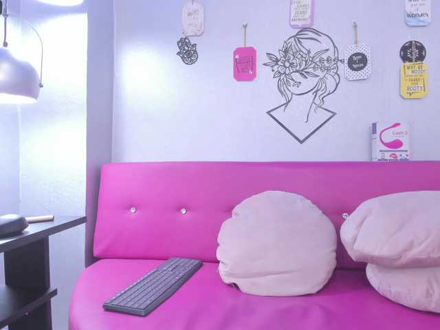 Live sex webcam photo for leigh-angels #288064105