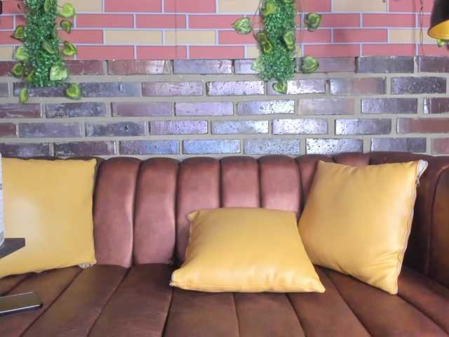 Live sex webcam photo for leigh-angels #288228297