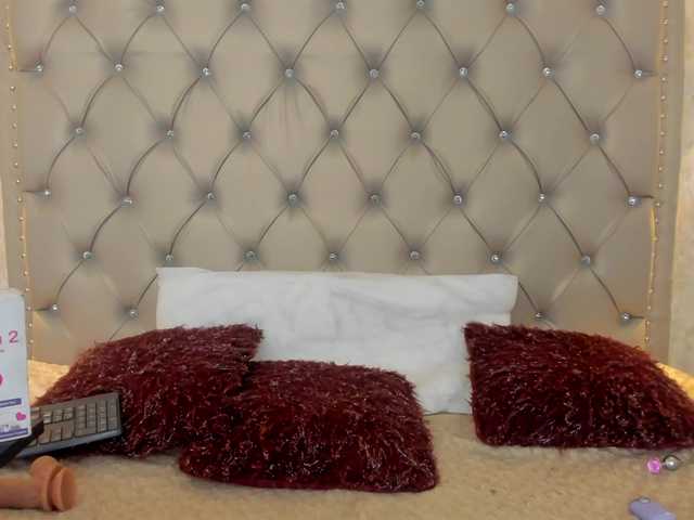 Live sex webcam photo for leigh-angels #290024833