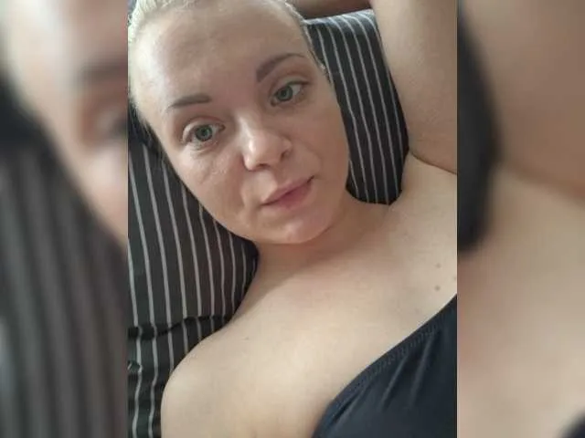 Live sex webcam photo for leila17 #275613766