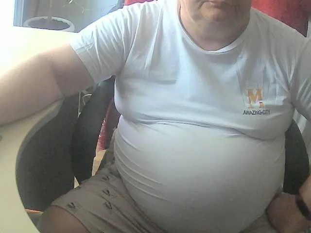 Live sex webcam photo for leo2008842 #275620073