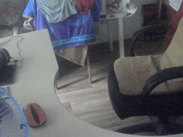 Live sex webcam photo for leo2008842 #278122087