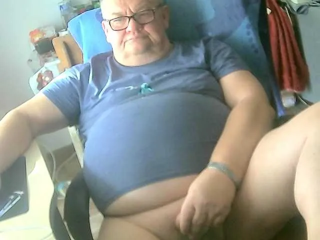 Live sex webcam photo for leo2008842 #290534931