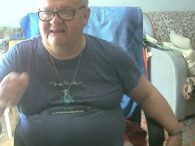Live sex webcam photo for leo2008842 #290738258