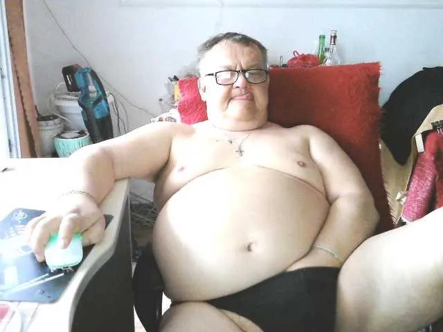Live sex webcam photo for leo2008842 #293335658