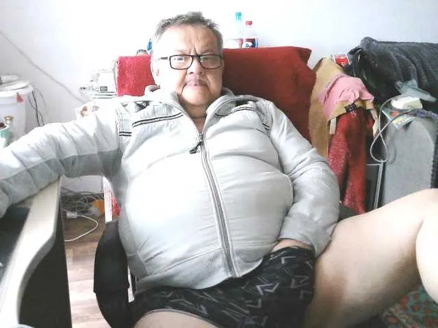 Live sex webcam photo for leo2008842 #293513942