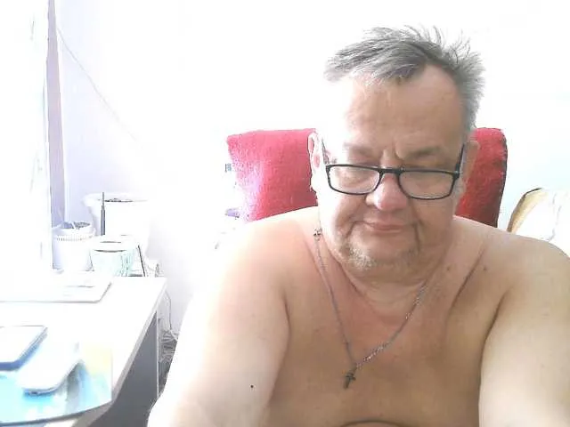 Live sex webcam photo for leo2008842 #294090719