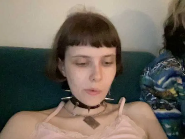 Live sex webcam photo for lesbian-love #275546521