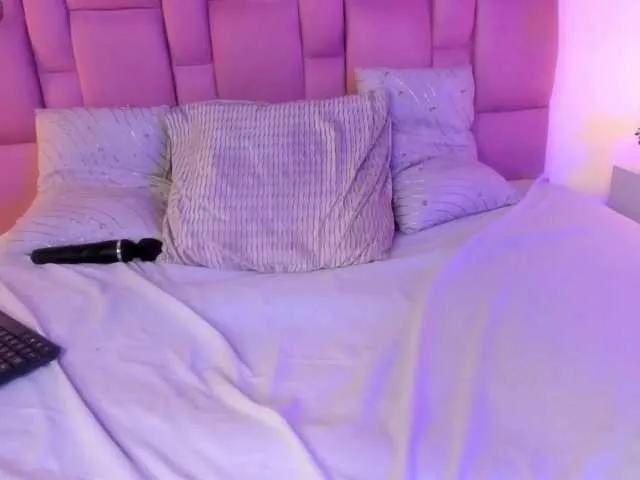 Live sex webcam photo for levi-cloud #277841906