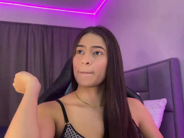 Live sex webcam photo for lexiiegray2 #291414394