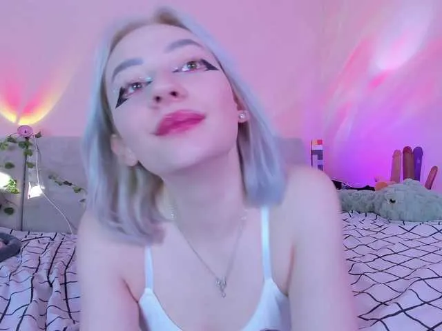 Live sex webcam photo for lexy-lovy #290676655