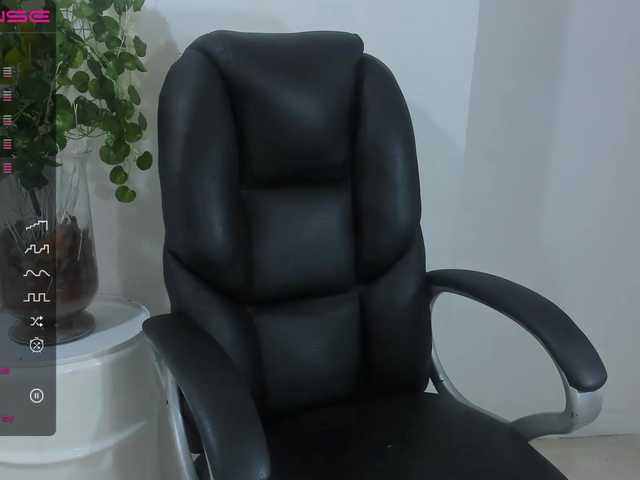 Live sex webcam photo for lexy-rosss #275594404