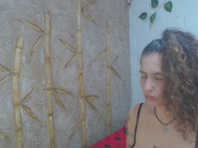 Live sex webcam photo for leyla-hot #290592280