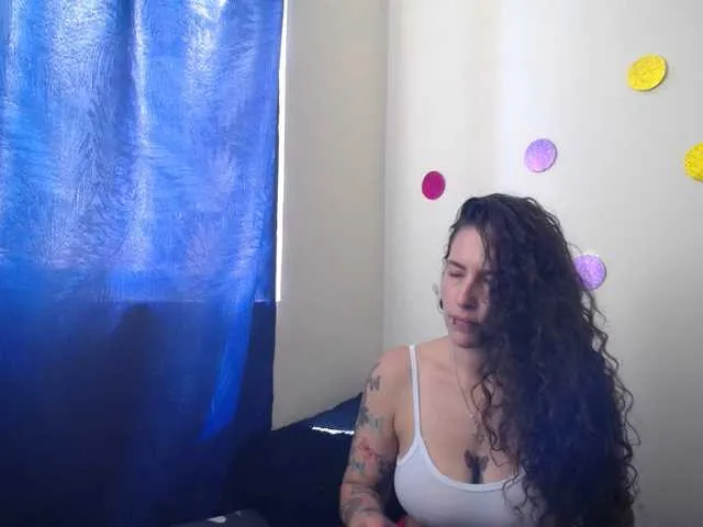 Live sex webcam photo for leyla-hot #291603405