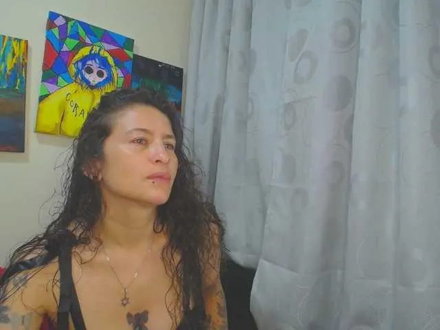Live sex webcam photo for leyla-hot #292996736