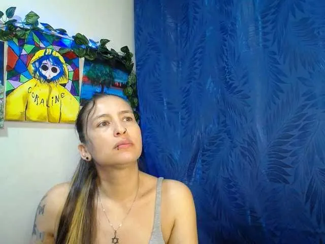 Live sex webcam photo for leyla-hot #293603893