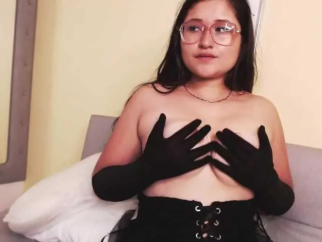 Live sex webcam photo for leylaroos #272474451